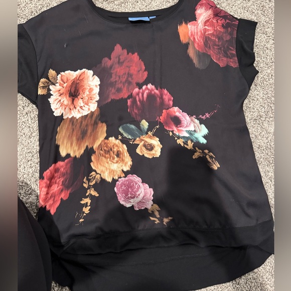 Simply Vera Vera Wang Classic Black Tee - Picture 4 of 6